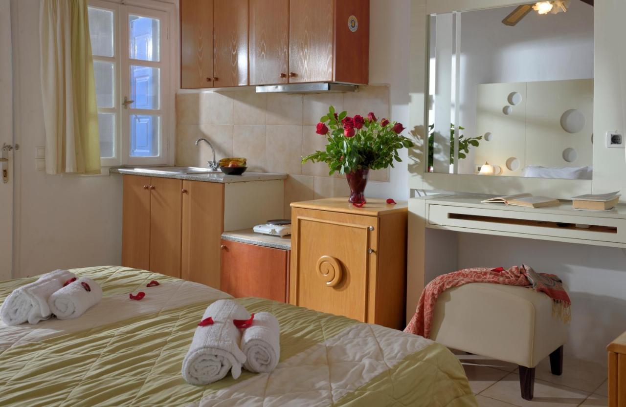 Adonis Rooms กาโลลิวาดี ภายนอก รูปภาพ