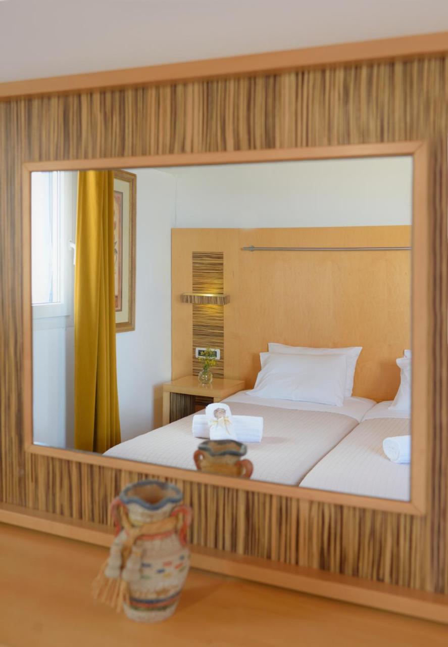 Adonis Rooms กาโลลิวาดี ภายนอก รูปภาพ