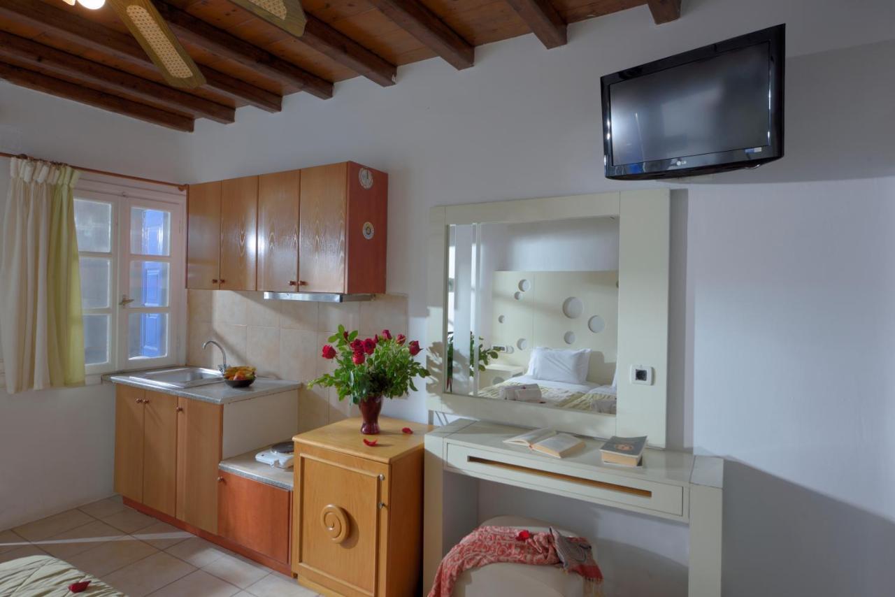 Adonis Rooms กาโลลิวาดี ภายนอก รูปภาพ